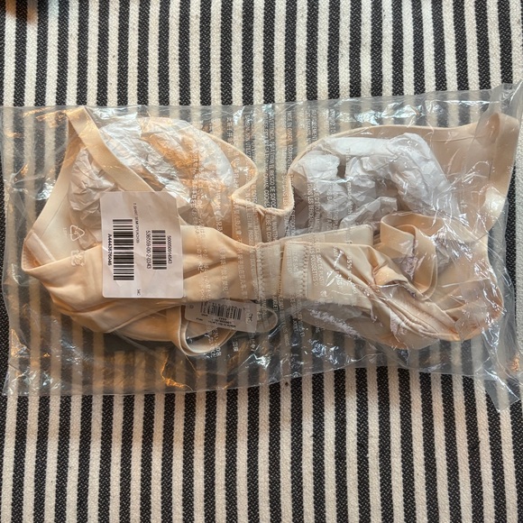 Gap Body t-shirt bra 34C NWT - Picture 4 of 4